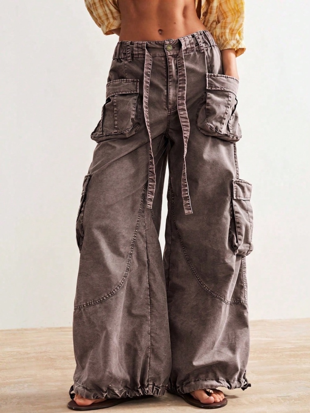 Coffee Casual Women Woven Loose Drawstring Waist Low-Rise Wide Leg Cargo Pants